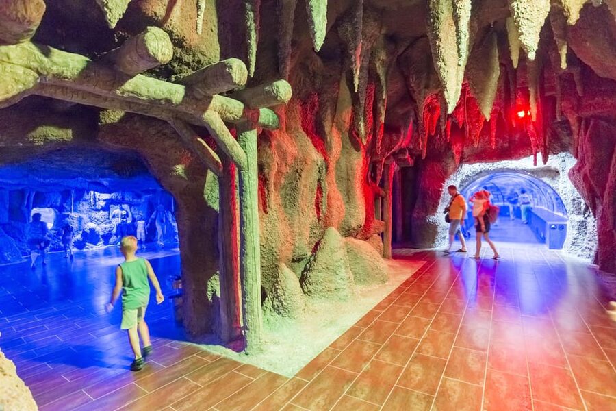 Antalya: Aquarium and Wax Museum Entry Ticket - The marine zones give the visit some variety