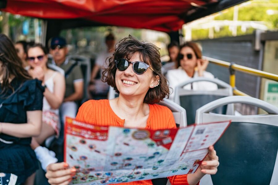 Barcelona: Hop-On Hop-Off Bus & Aquarium Tour - Who will get the most from this tour?