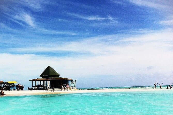 Boat Tour to Johnny Cay & Aquarium in San Andres Island - What this five-hour island outing is really like
