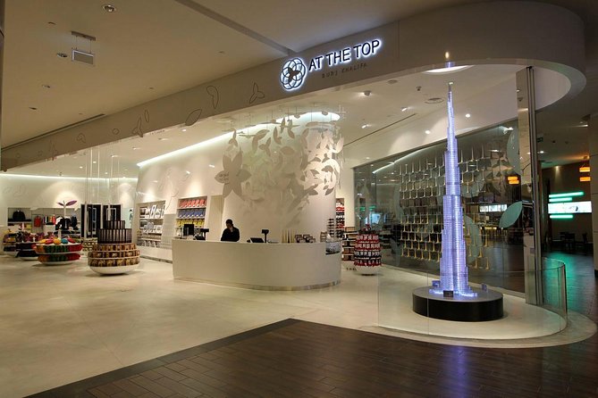 Burj Khalifa At the Top & Dubai Aquarium Combo Entrance Tickets - Pickup, group size, and practical details