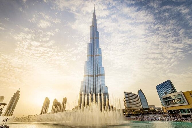 Burj Khalifa At The Top & Underwater Zoo Aquarium with Transfer - Reaching the 124th floor of Burj Khalifa