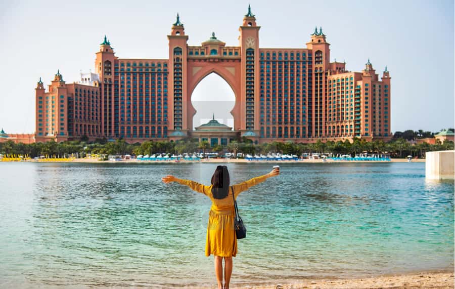 Dubai: City Tour with Burj Khalifa and Underwater Zoo Ticket - Food, water, and the real cost of the day
