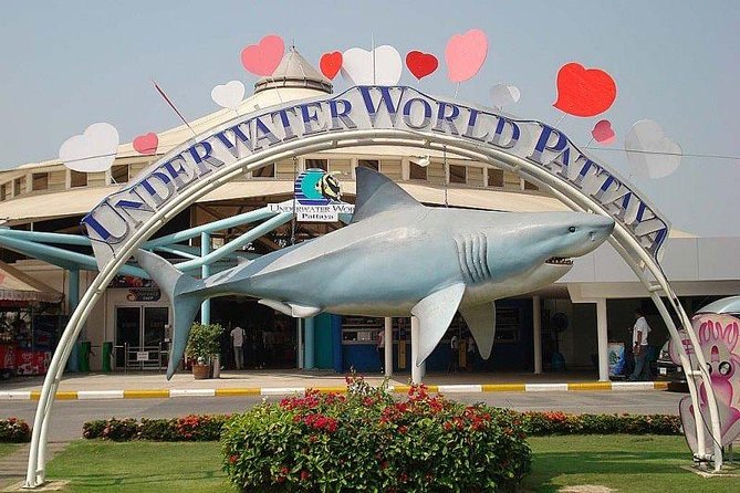 Half day Pattaya Floating Market and Underwater World Pattaya Combo - Is $54.40 good value?