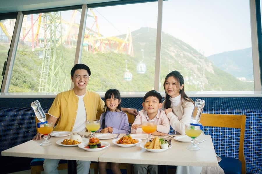 Hong Kong: Ocean Park Entry Ticket+ Superior Set Meal Coupon - Starting at Ocean Park Station