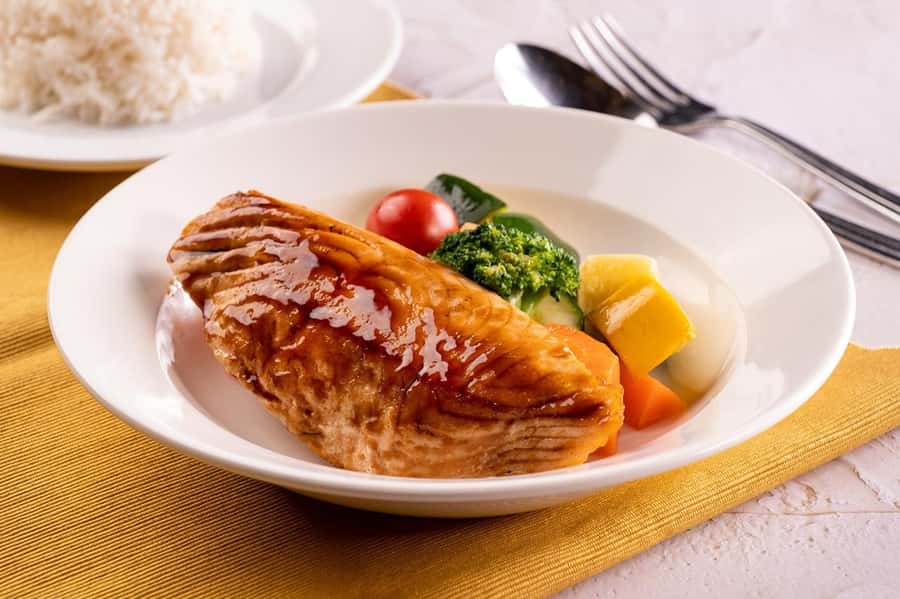 Hong Kong: Ocean Park Entry Ticket+ Superior Set Meal Coupon - Who will get the most from this package?