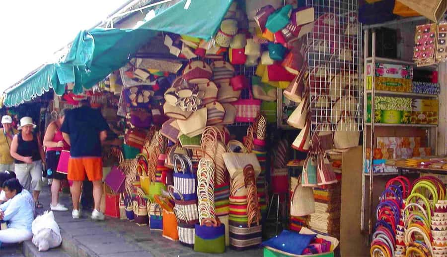Mauritius: North Tour with Tea Tasting & Oceanarium Visit - Aapravasi Ghat explains Mauritius’s mixed identity