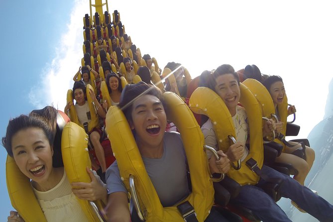 Ocean Park Full-Day Coach Tour with Hotel Pickup in Kowloon Area from Hong Kong - Amazon Rainforest and the Raging River