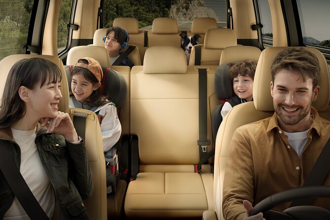 Private Tour to Lotte Tower, Aquarium and Lotte world Theme park - Three very different experiences in one Seoul complex