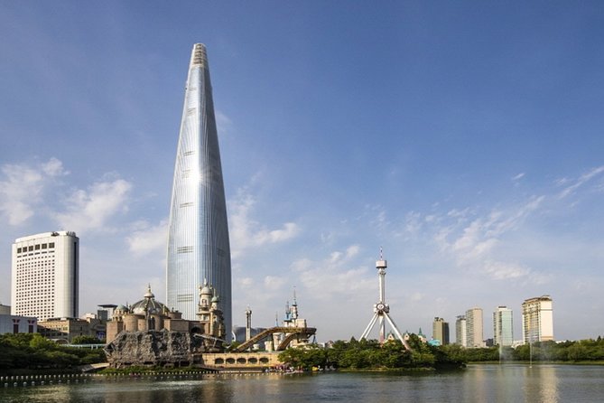 Private Tour to Lotte Tower, Aquarium and Lotte world Theme park - Seoul Sky and the city from floors 117 to 123