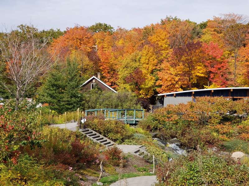 Quebec: Aquarium du Quebec Entry Ticket - Take the trails for St. Lawrence River views