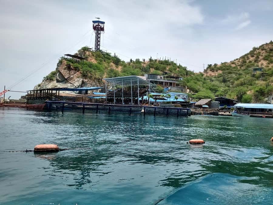 SANTAMARTA: TOUR Combo boat taxi, aquarium, lunch, and white sand beach - One hour at the Rodadero aquarium