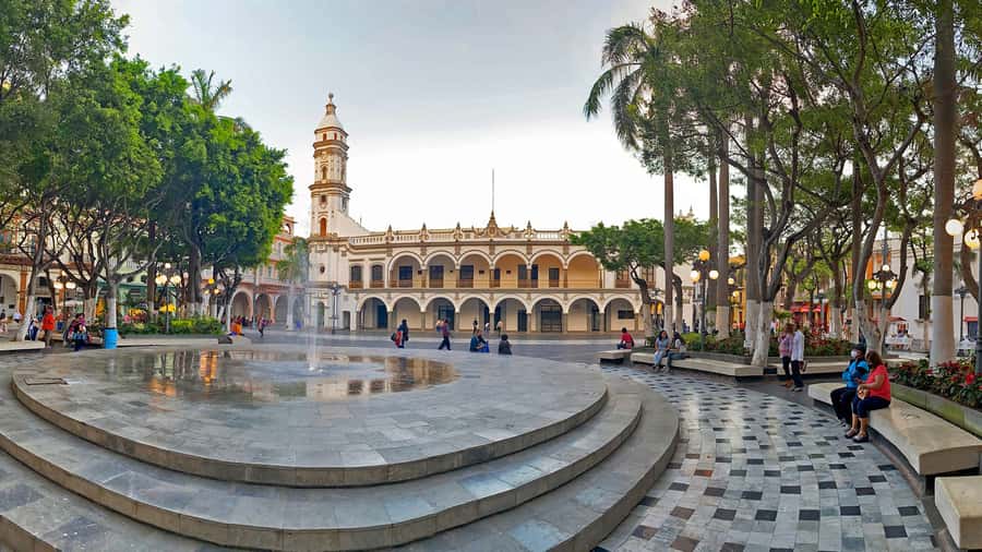 Veracruz: Panoramic Sightseeing City Tour and Aquarium - Why this bus is a useful first look at Veracruz